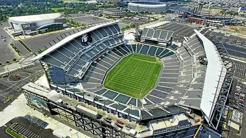 “澳网决赛：兹维列夫对决辛纳，乔科维奇伤退无缘对决”