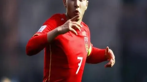 帕尔默揭秘：罗塞尼尔深受全队喜爱，公平竞技展现无限可能！